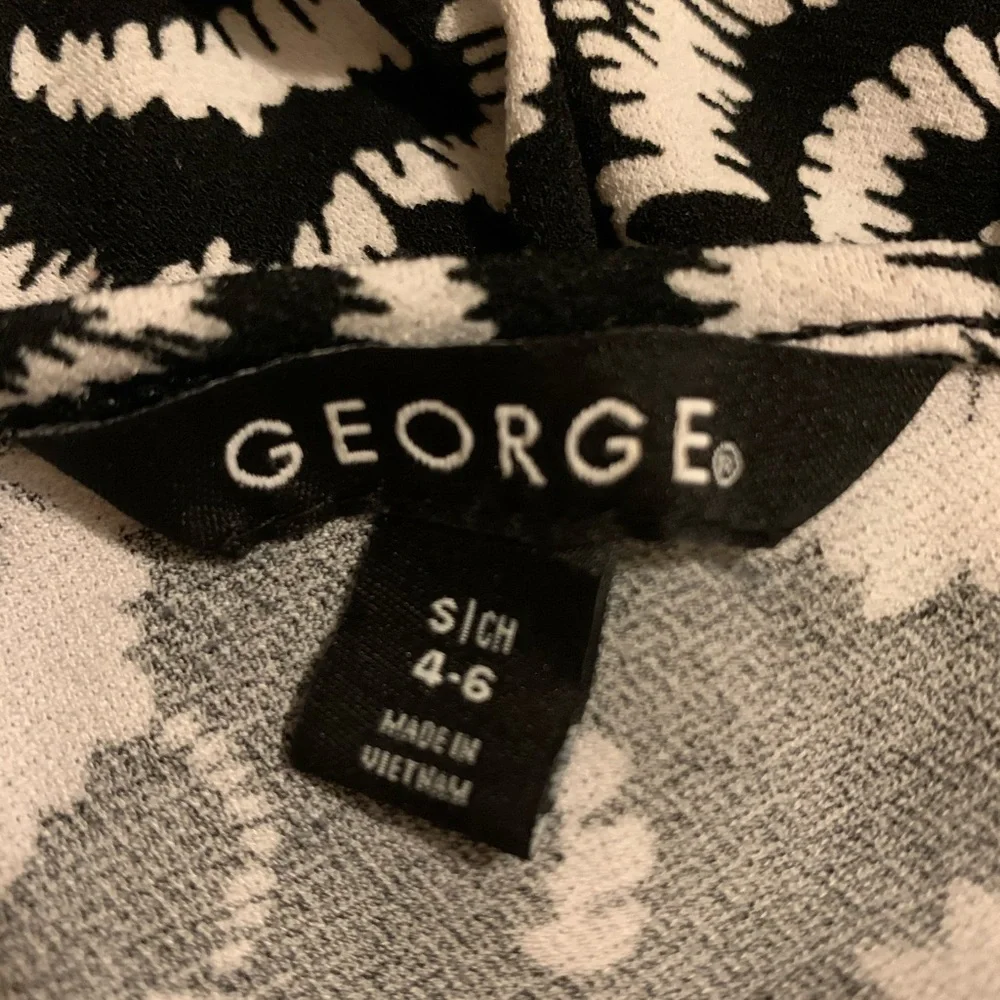 George women’s dress‎